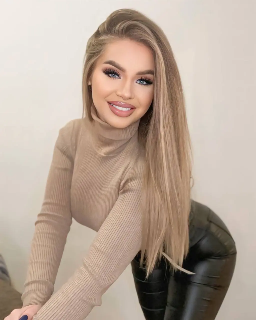 Alexia-Cristina  russian matchmaker