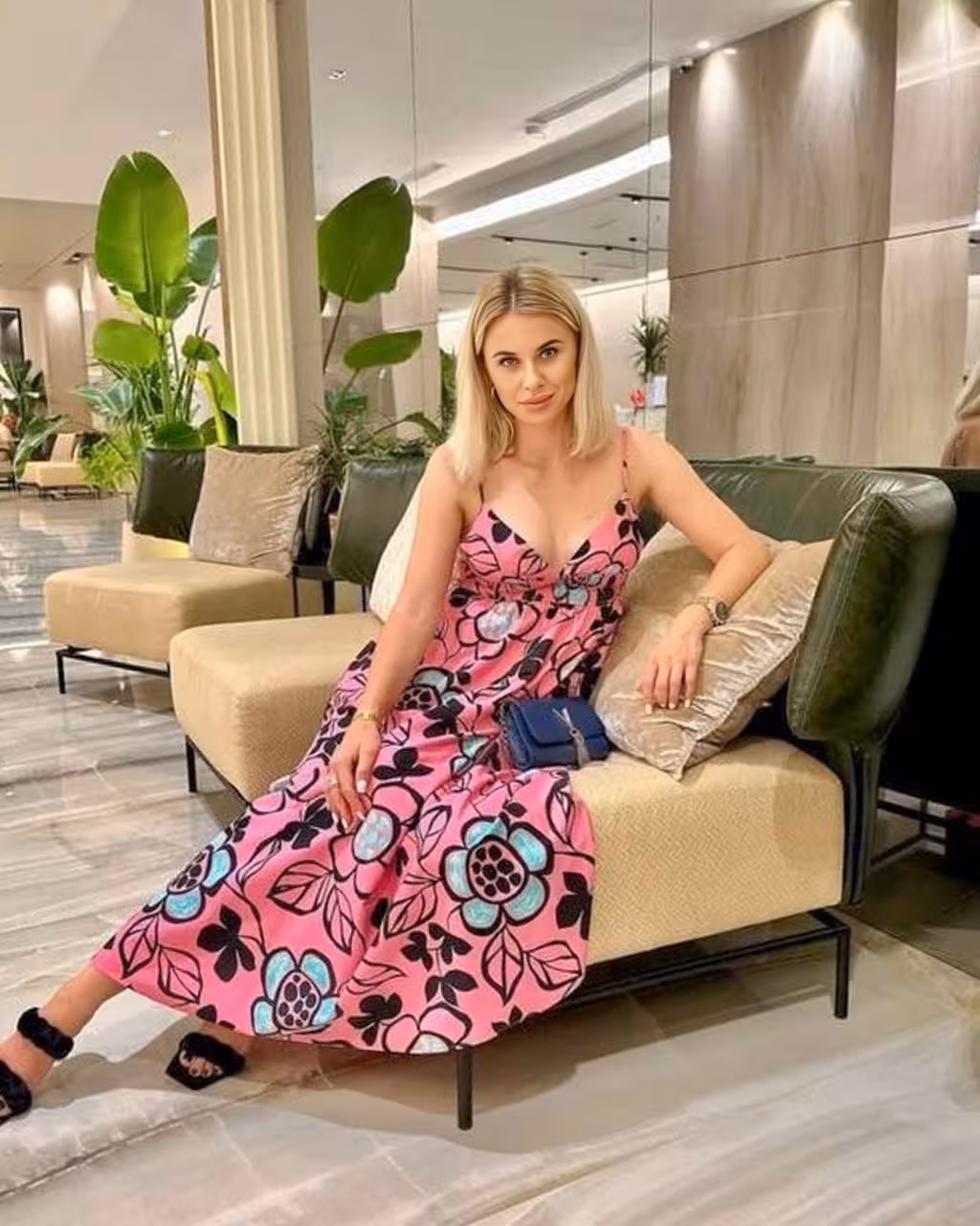 Olga single woman in new orleans singlewomaninneworleans-1001988382-3245131628236412581.avif