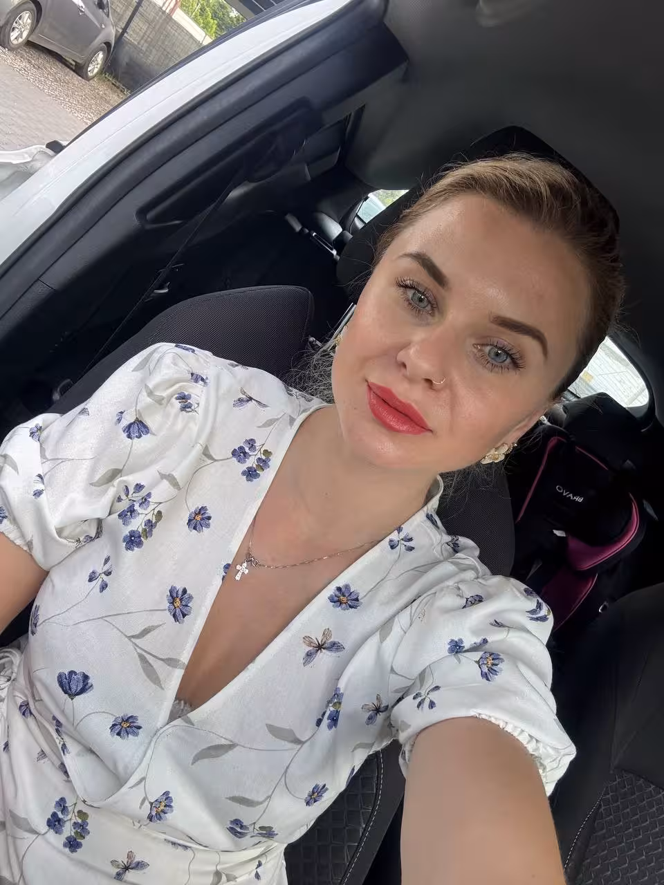 Olga single woman in new orleans