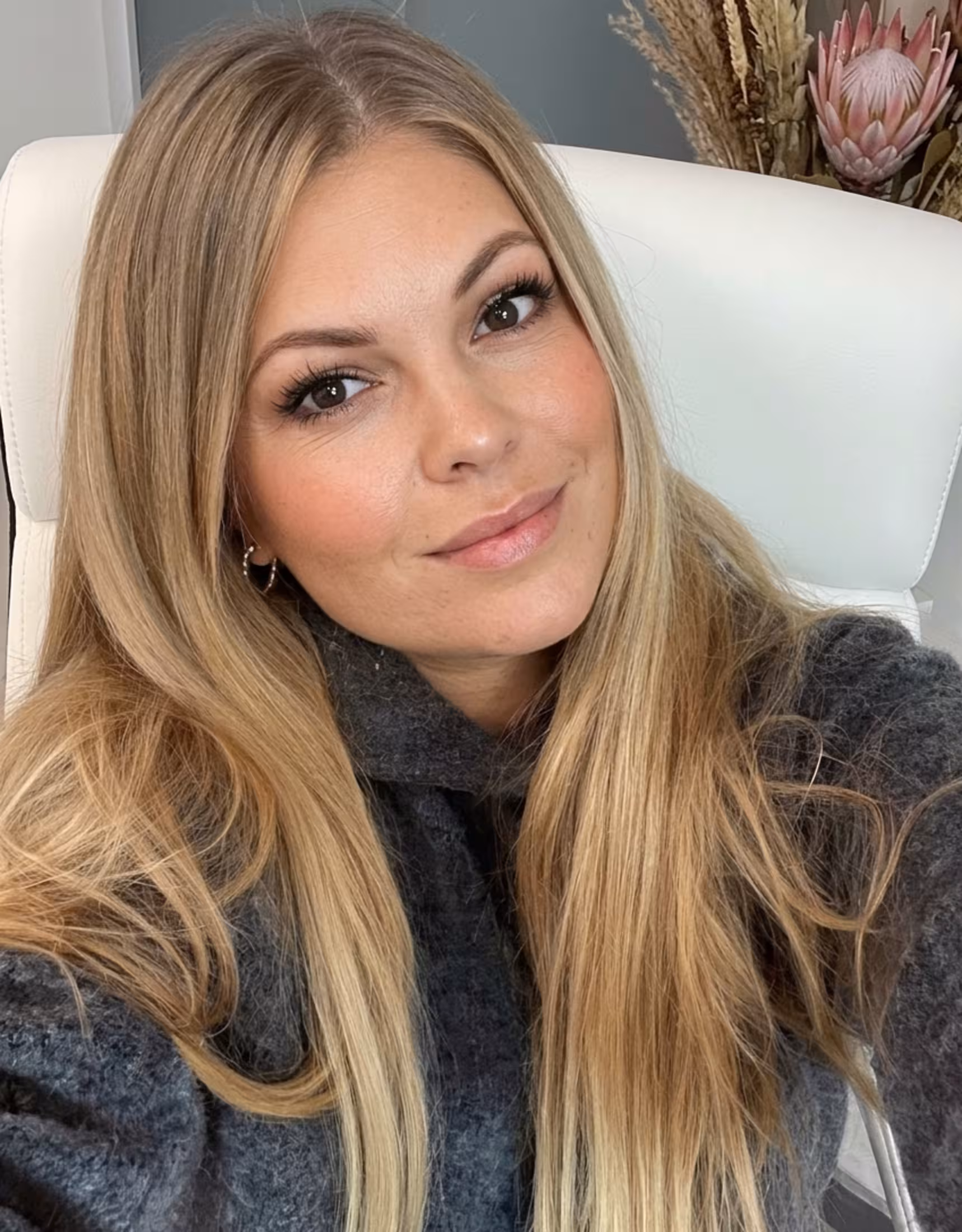 Nadiia  usa dating whatsapp group link
