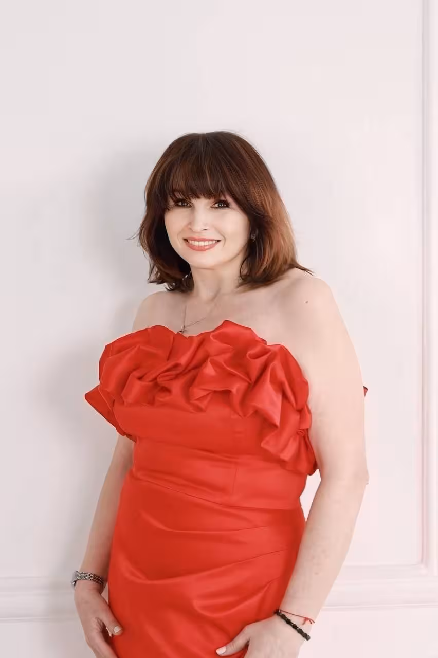 Mila holostyak russian