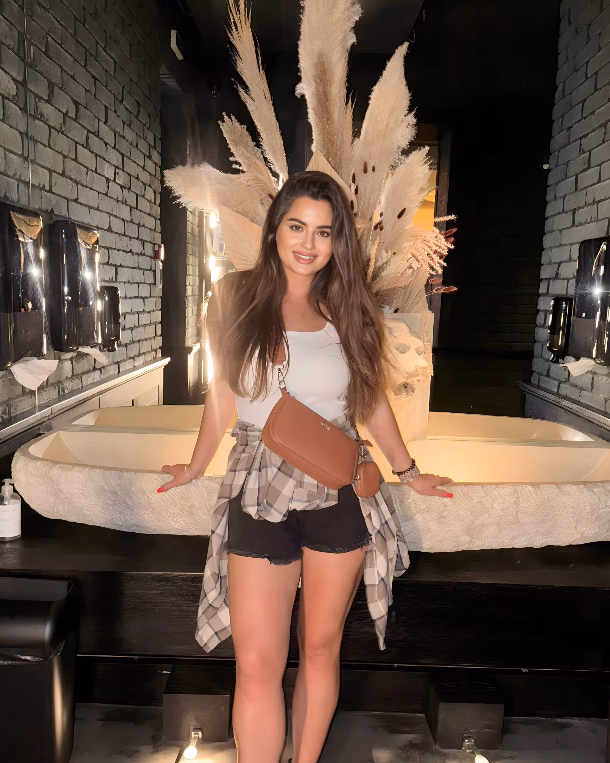 Karyna 25 yo from Vinnytsia Ukraine Bride meeting networks have opened doors