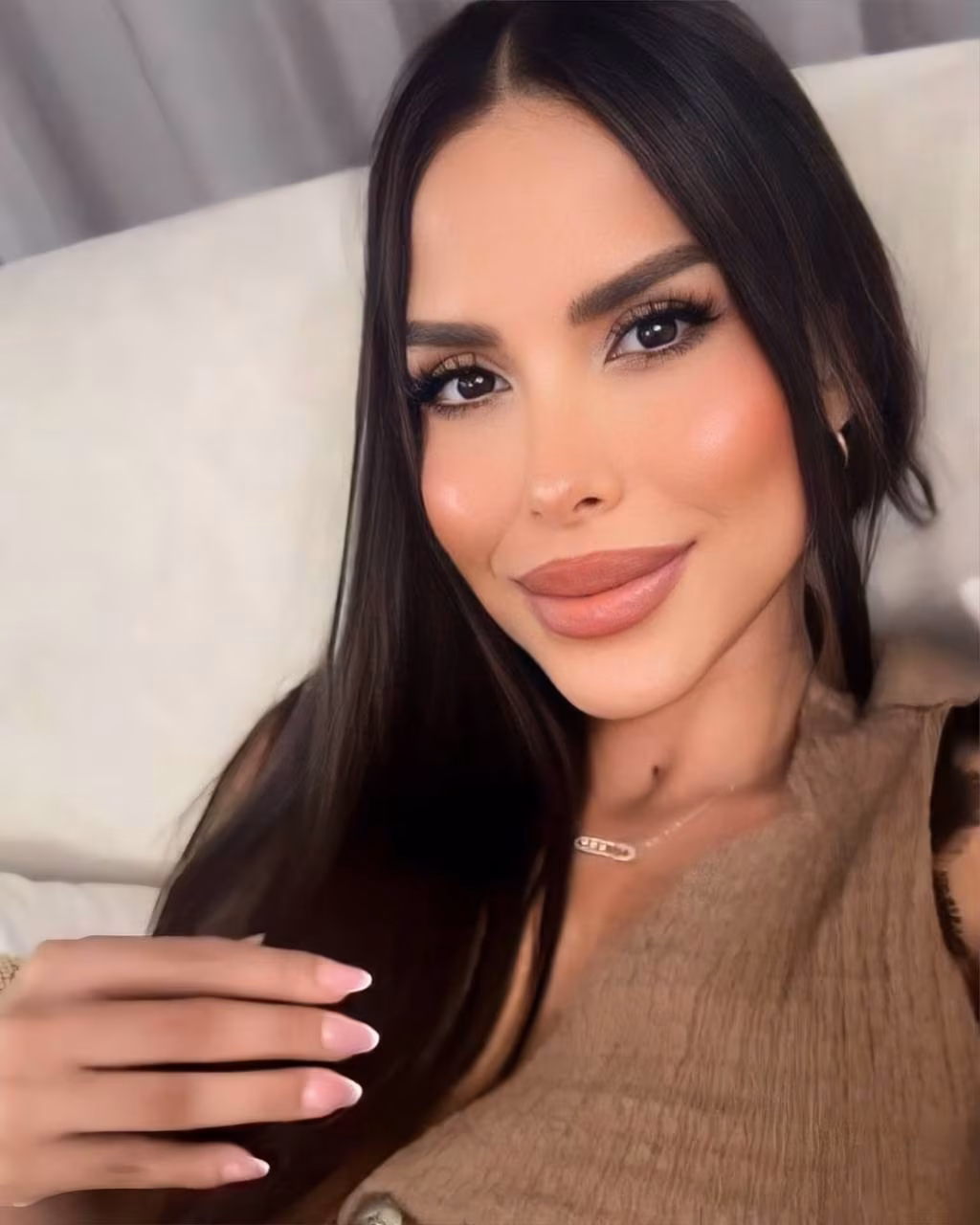 Geraldin 35 Cali Colombia Bride meeting services are easy to navigate