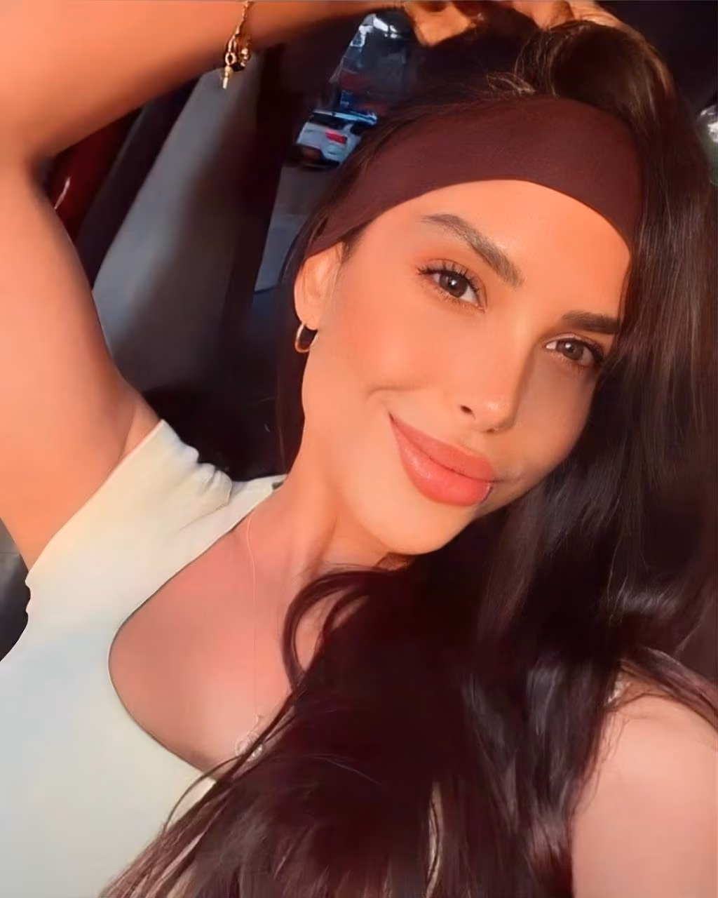 Geraldin 35 Cali Colombia Bride meeting services are easy to navigate