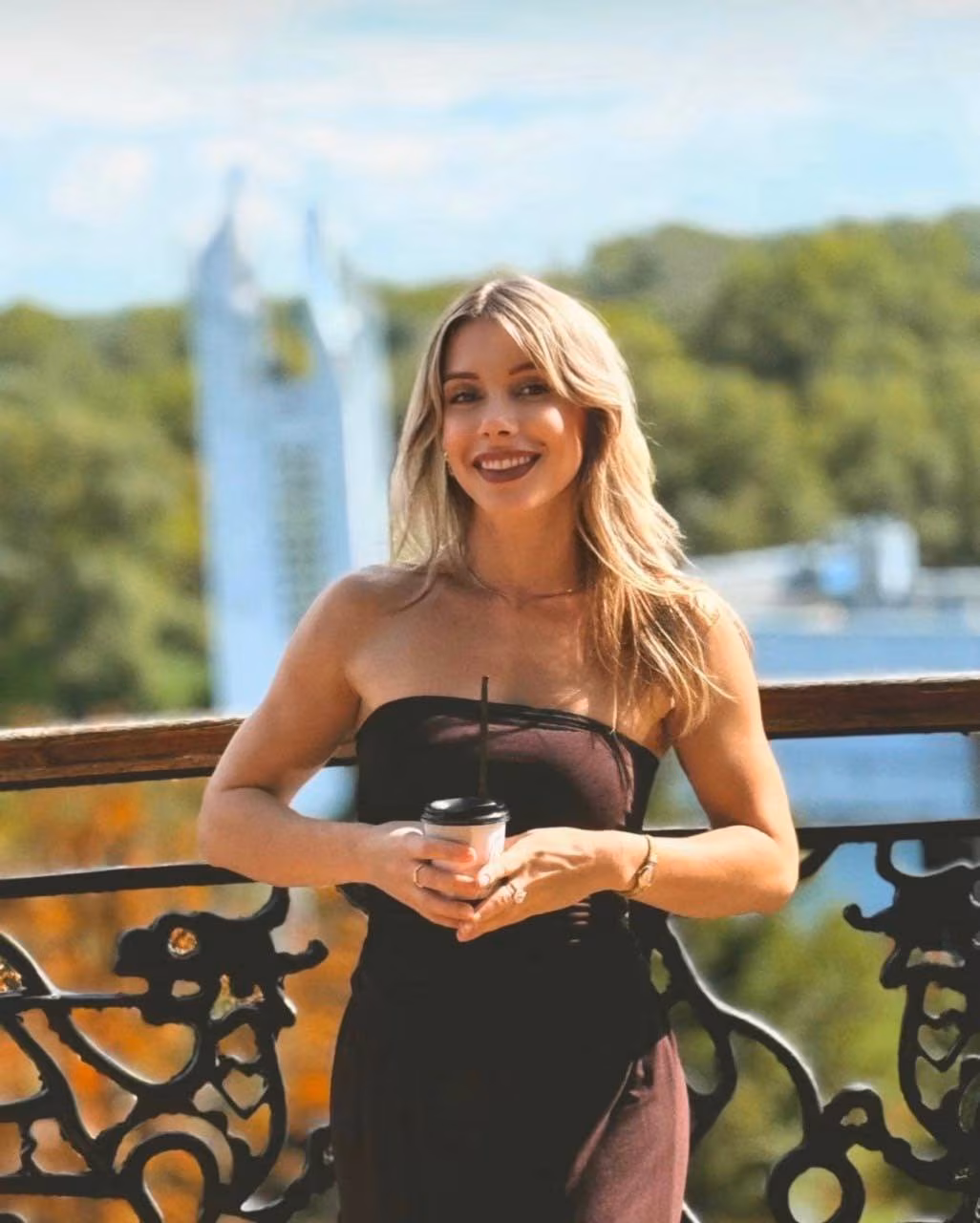 Inna 33 Chernihiv Ukraine Bride meeting sites are pretty cool