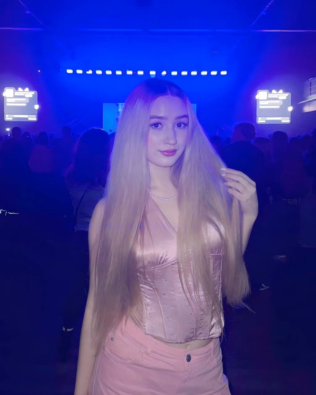 Alisa 18 Kiev Ukraine I'm trying bride love for the first time